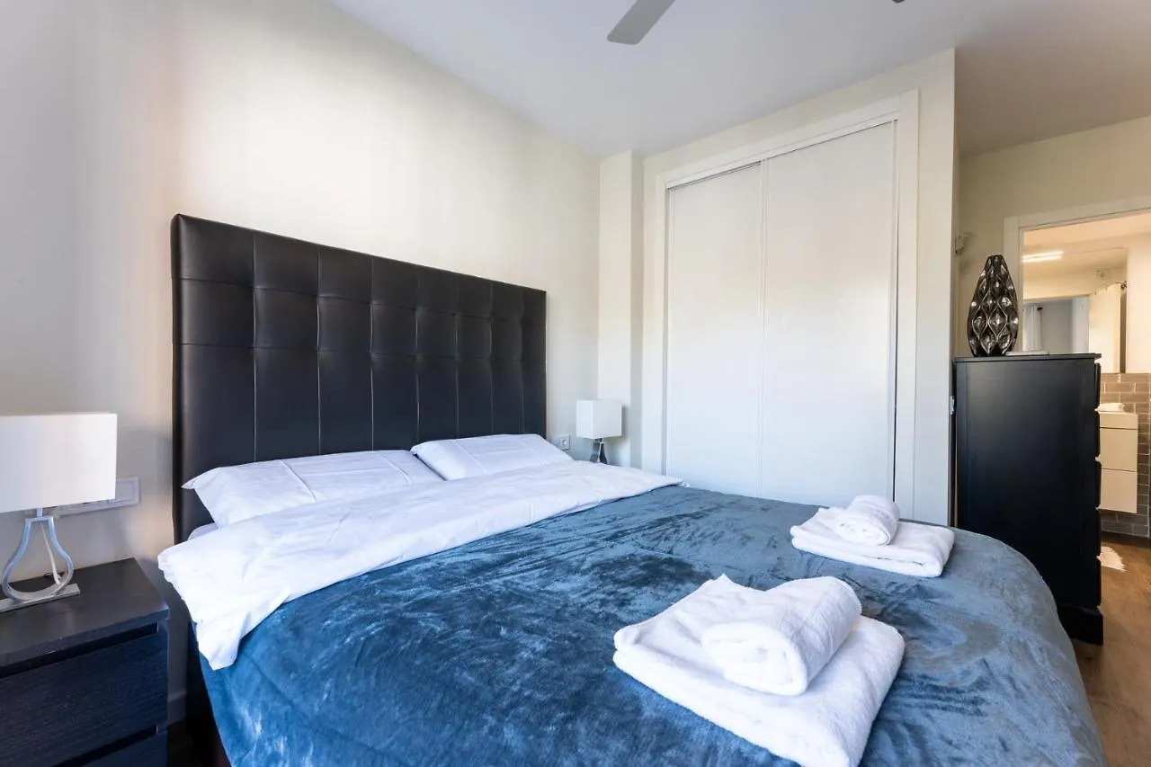 Seaside Bliss 2Br Apartment With Tranquil Terrace Pool And Parking Fuengirola