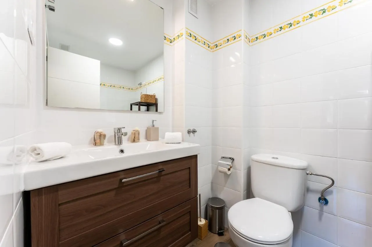Seaside Bliss 2Br Apartment With Tranquil Terrace Pool And Parking Fuengirola