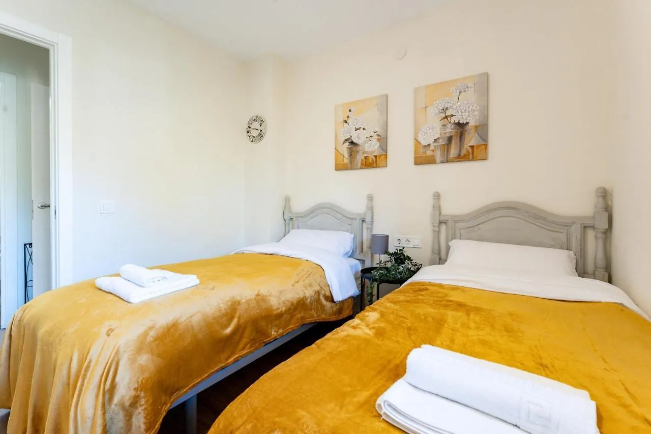 Seaside Bliss 2Br Apartment With Tranquil Terrace Pool And Parking Fuengirola
