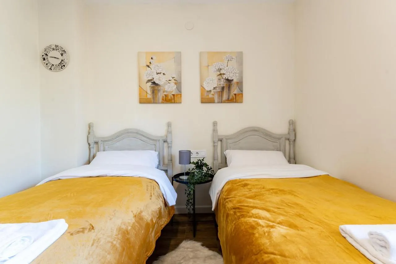 Seaside Bliss 2Br Apartment With Tranquil Terrace Pool And Parking Fuengirola
