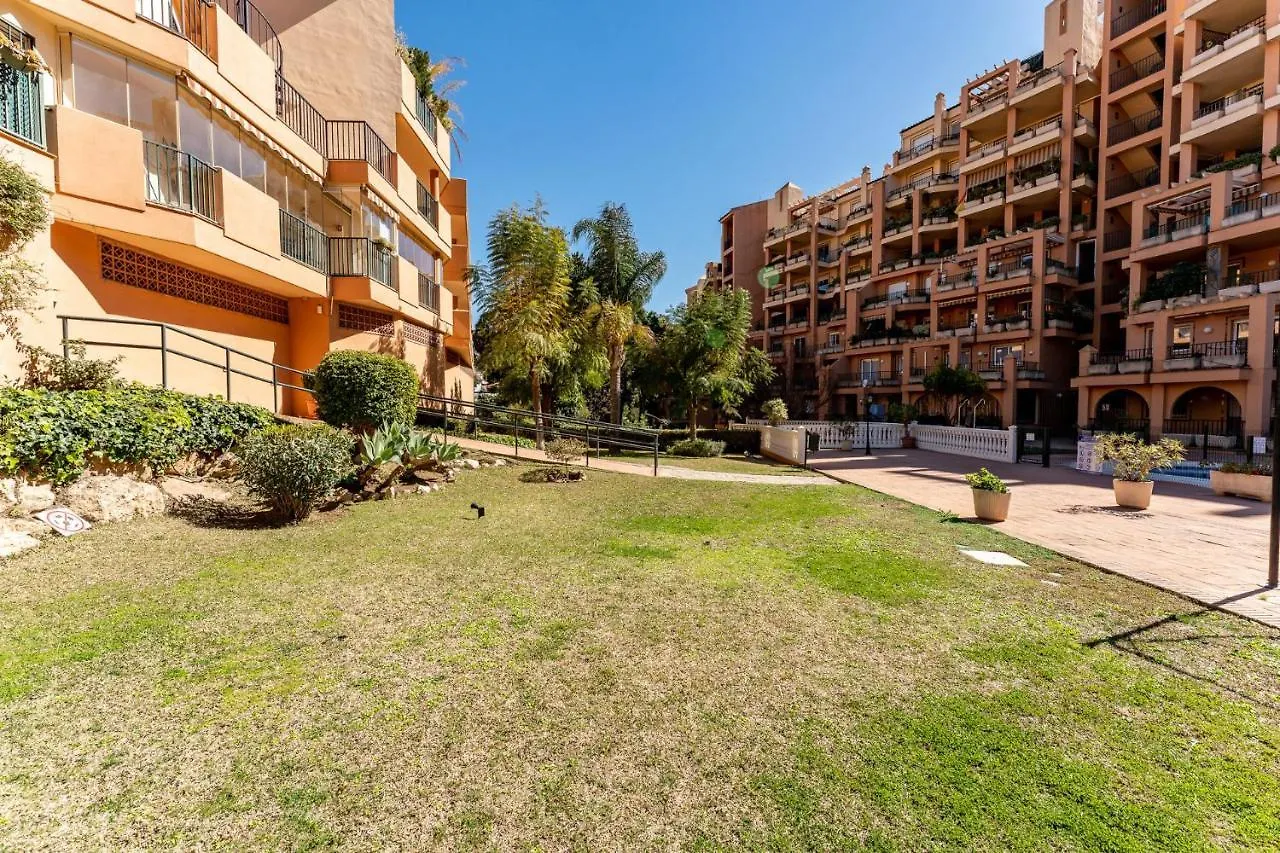 Seaside Bliss 2Br Apartment With Tranquil Terrace Pool And Parking Fuengirola 0*,