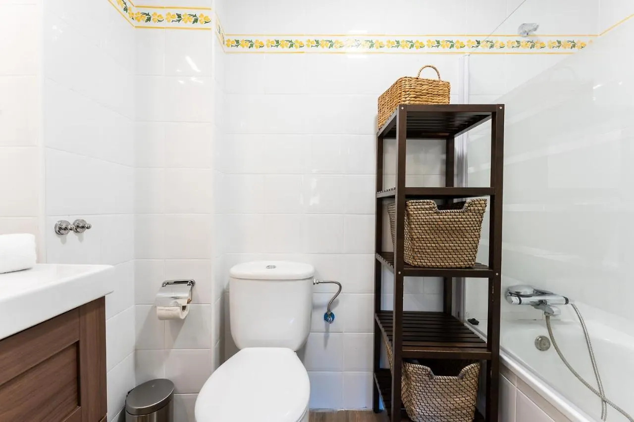 Seaside Bliss 2Br Apartment With Tranquil Terrace Pool And Parking Fuengirola